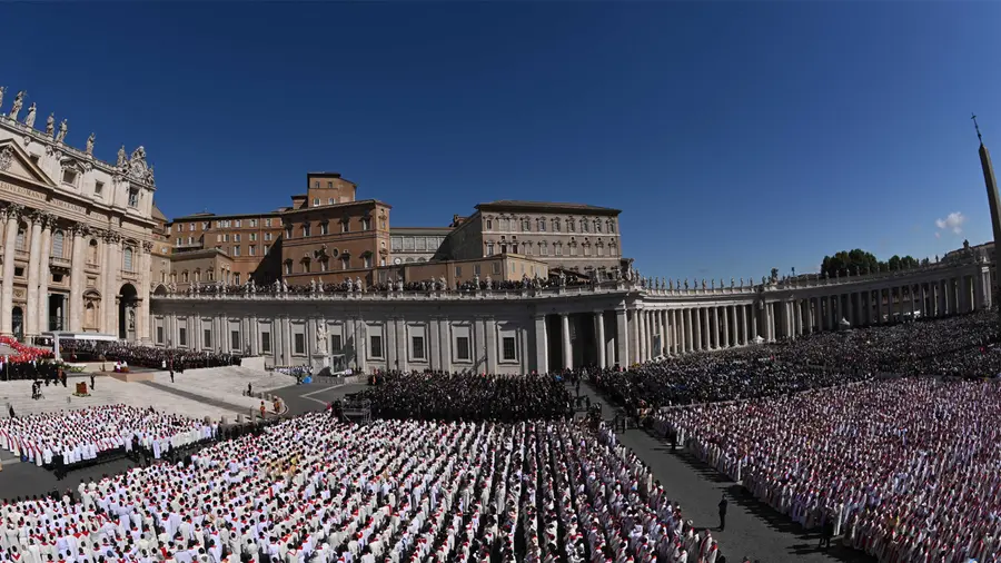 പുതിയ മാര്പാപ്പയെ തിരഞ്ഞെടുക്കാനുള്ള വോട്ടെടുപ്പ്: ആദ്യഘട്ടത്തിൽ തീരുമാനമായില്ല