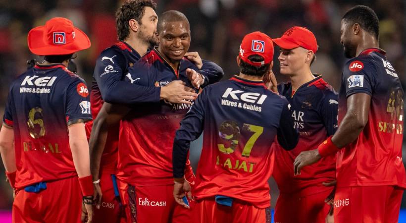 മഴയെതുടർന്ന് നിർത്തിവെച്ച മാച്ചിന്റെ ടിക്കറ്റ് തുക മടക്കിനൽകും; ആർസിബി