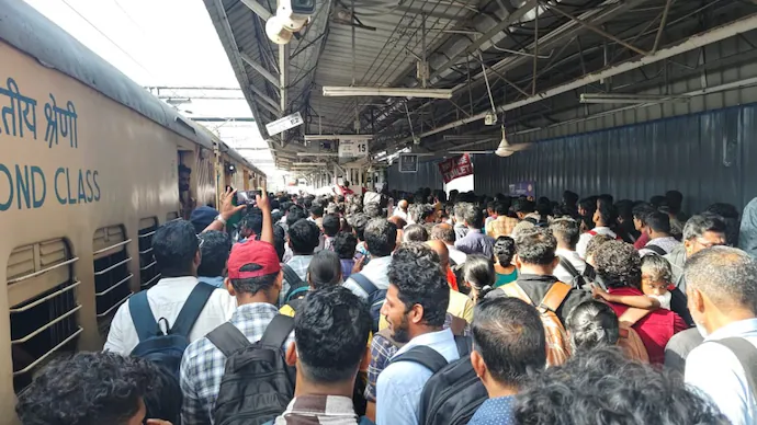 അവധിക്കാല യാത്രാതിരക്ക്; പത്ത് ട്രെയിനുകളിൽ അധിക കോച്ചുകൾ അനുവദിച്ചു