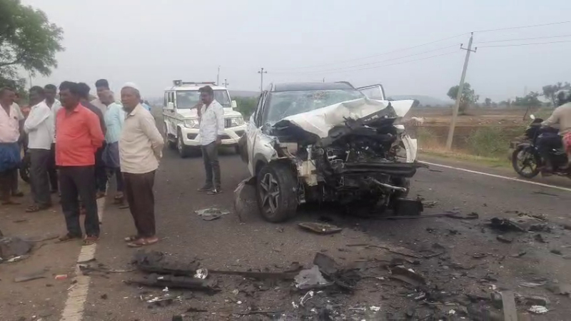 കാറുകൾ കൂട്ടിയിടിച്ച് അപകടം; രണ്ടു പേർ മരിച്ചു