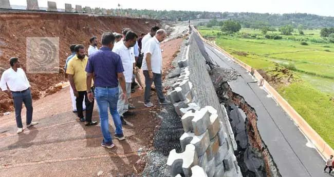 ദേശീയപാതാ തകര്ച്ച; മൂന്നംഗ സമിതിയെ നിയോഗിച്ച് കേന്ദ്രസര്ക്കാര്
