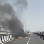 ഇലക്ട്രോണിക് സിറ്റി ഫ്ലൈഓവറിൽ വാഹനത്തിന് തീപിടിച്ചു