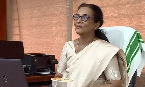 സിസ തോമസിന് ആശ്വാസം; രണ്ടാഴ്‌ചയ്‌ക്കകം എല്ലാ വിരമിക്കല്‍ ആനുകൂല്യങ്ങളും നല്‍കണമെന്ന് സര്‍ക്കാരിനോട് ഹൈക്കോടതി