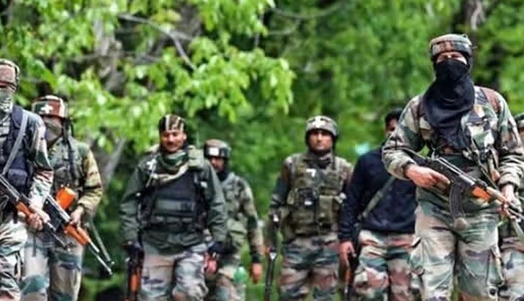 കശ്മീരില്‍ മൂന്ന് ലഷ്കർ-ഇ-തൊയ്ബ ഭീകരര്‍ അറസ്റ്റില്‍; ആയുധങ്ങളും സ്‌ഫോടകവസ്തുക്കളും പിടികൂടി