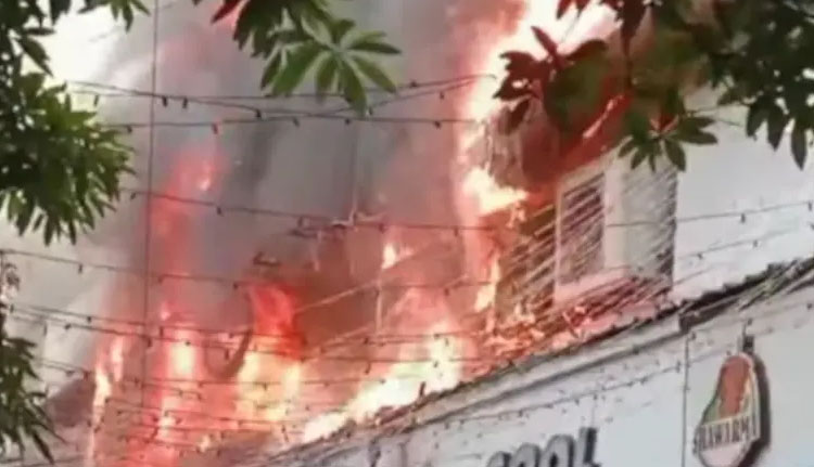 കോഴിക്കോട് പുതിയ ബസ്സ്റ്റാന്‍ഡിലെ കാലിക്കറ്റ് ടെക്സ്‌റ്റൈല്‍സില്‍ വന്‍ തീപിടിത്തം