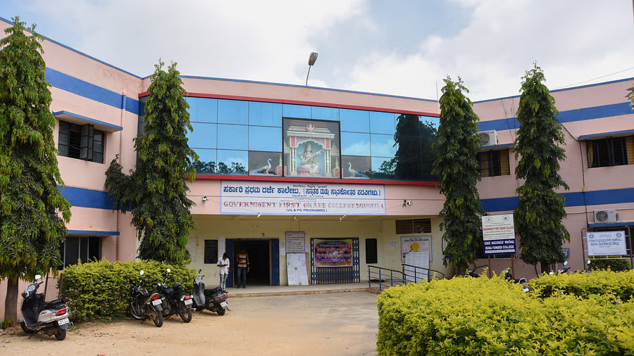 സർക്കാർ കോളേജുകളിൽ അഞ്ച് ശതമാനം ഫീസ് വർധന