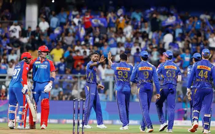 ഐപിഎൽ; പ്ലേ ഓഫ് ഉറപ്പിച്ച് മുംബൈ, തോൽവിയുമായി ഡൽഹി