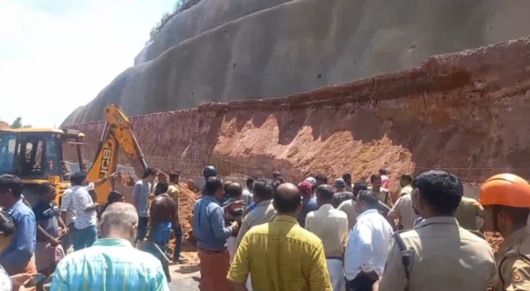 കാസറഗോഡ് ദേശീയപാത നിര്‍മ്മാണത്തിനിടെ മണ്ണിടിഞ്ഞ് ഒരു തൊഴിലാളി മരിച്ചു; 3 പേര്‍ക്ക് പരുക്ക്