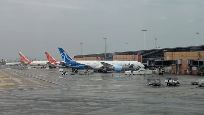 രാജ്യത്തെ എല്ലാ വിമാനത്താവളങ്ങളും അടച്ചു എന്ന വാര്‍ത്ത വ്യാജം; പ്രസ് ഇന്‍ഫര്‍മേഷന്‍ ബ്യൂറോ