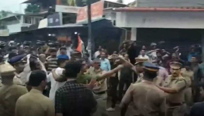 കണ്ണൂർ മലപ്പട്ടത്ത് സിപിഎം-യൂത്ത് കോൺഗ്രസ് സംഘർഷം