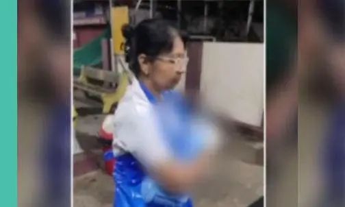 ആലുവ റെയില്വേ പ്ലാറ്റ്ഫോമില് 19 വയസുകാരി പ്രസവിച്ചു